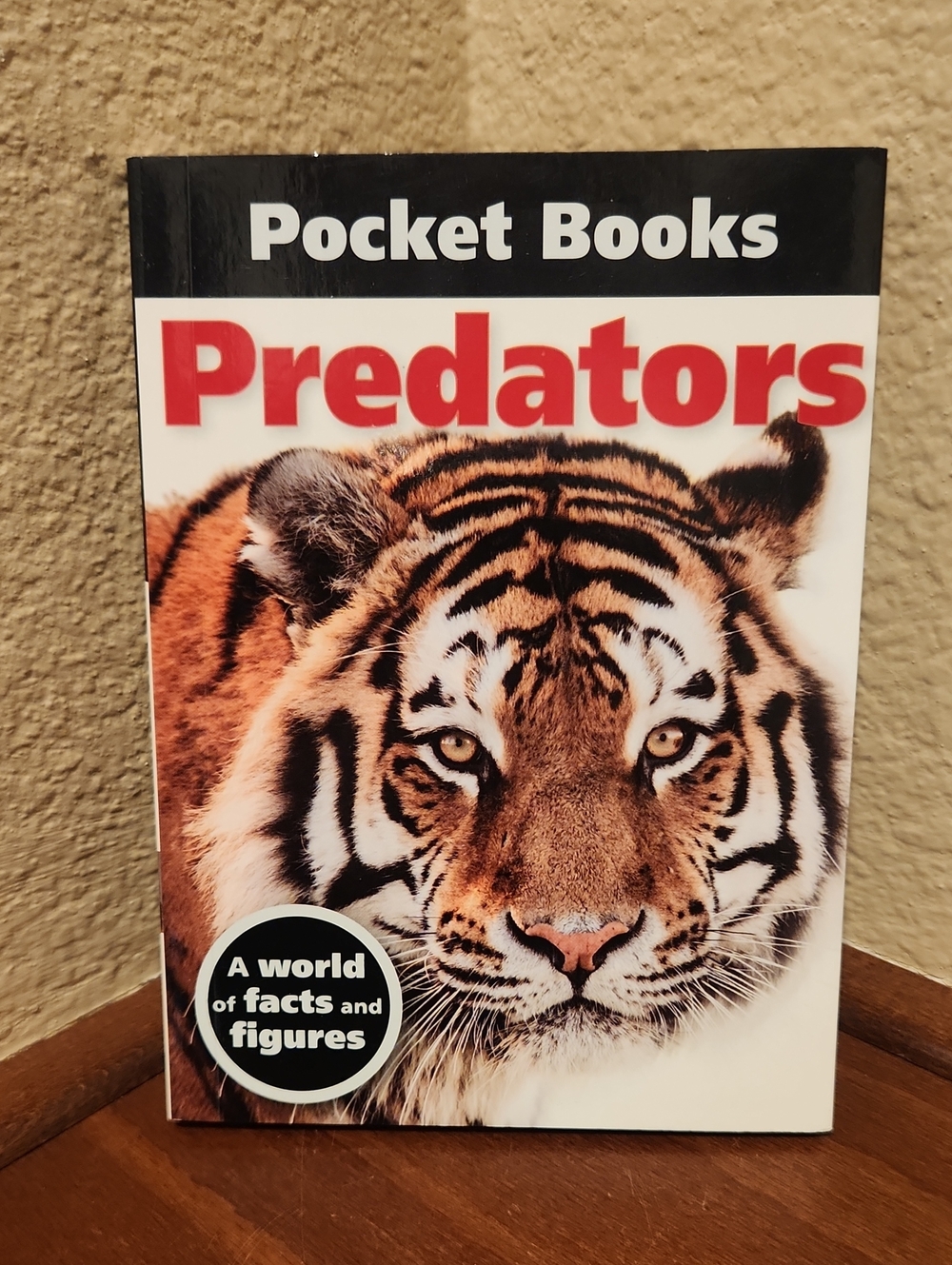 Predators Pocket Guide Book